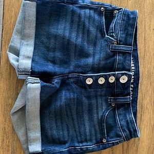American Eagle the dream short size 0 juniors. Dark Blue.